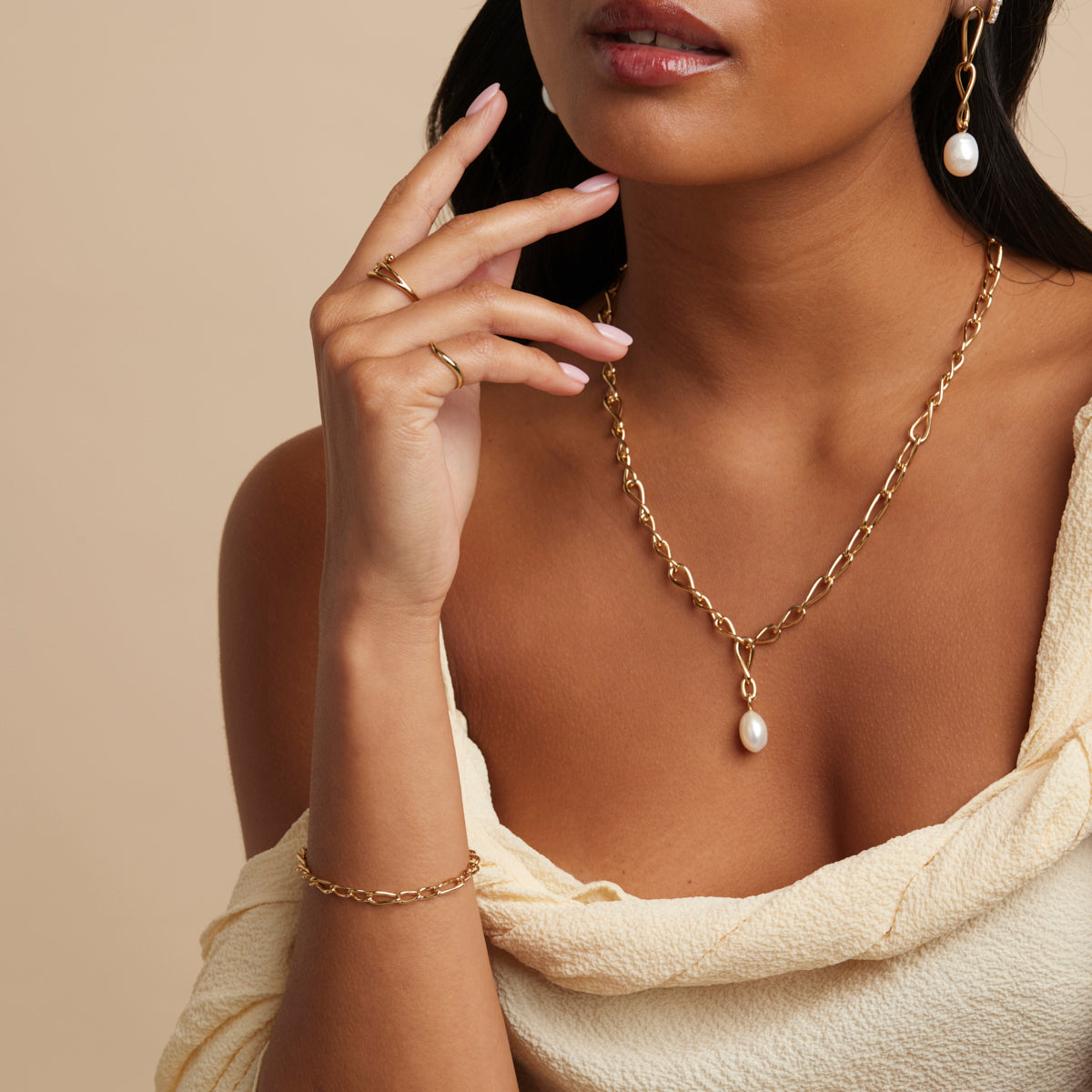 18k Gold Plated Jewellery - Infinite Slim Chain Bracelet in Gold - Chain Bracelet - Astrid &amp; Miyu