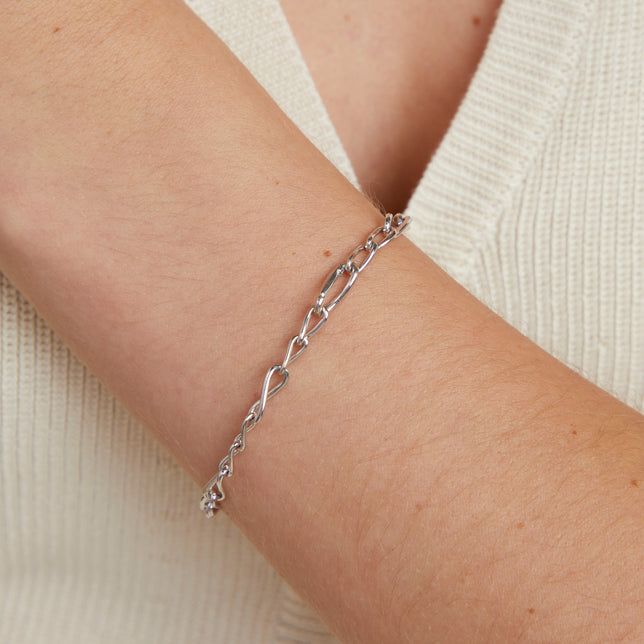 Bracelets - Infinite Slim Chain Bracelet in Silver - Chain Bracelet - Astrid & Miyu