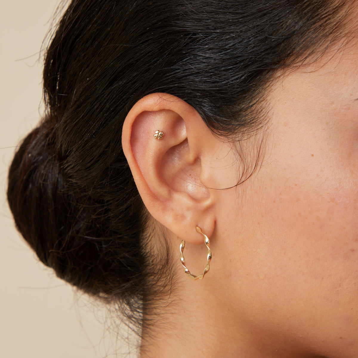 Flat Back Labret Studs - Clover Piercing Stud in Solid Gold - Piercing Stud - Astrid &amp; Miyu