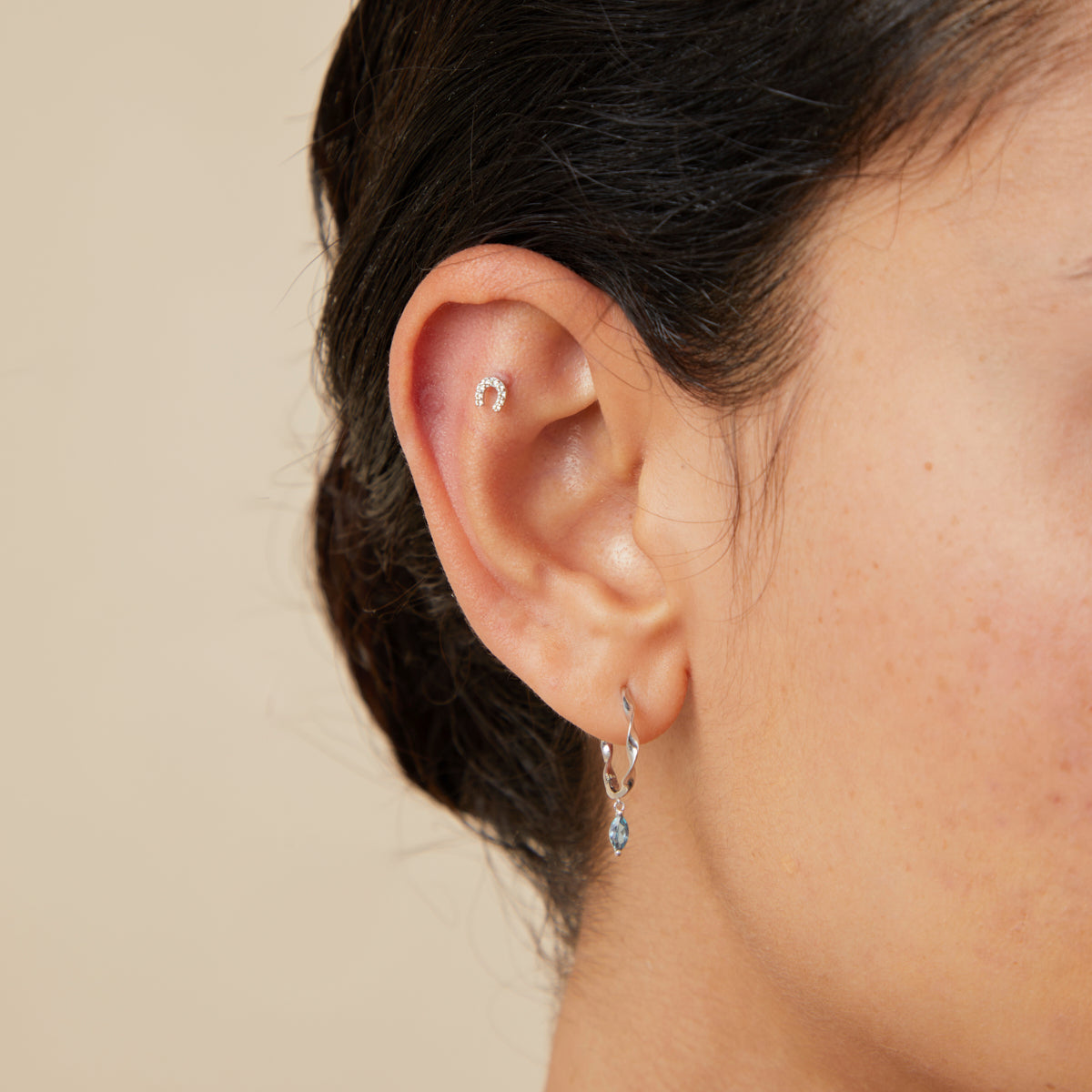 Flat Back Labret Studs - Pavé Horseshoe Piercing Stud in Solid White Gold - Piercing Stud - Astrid &amp; Miyu