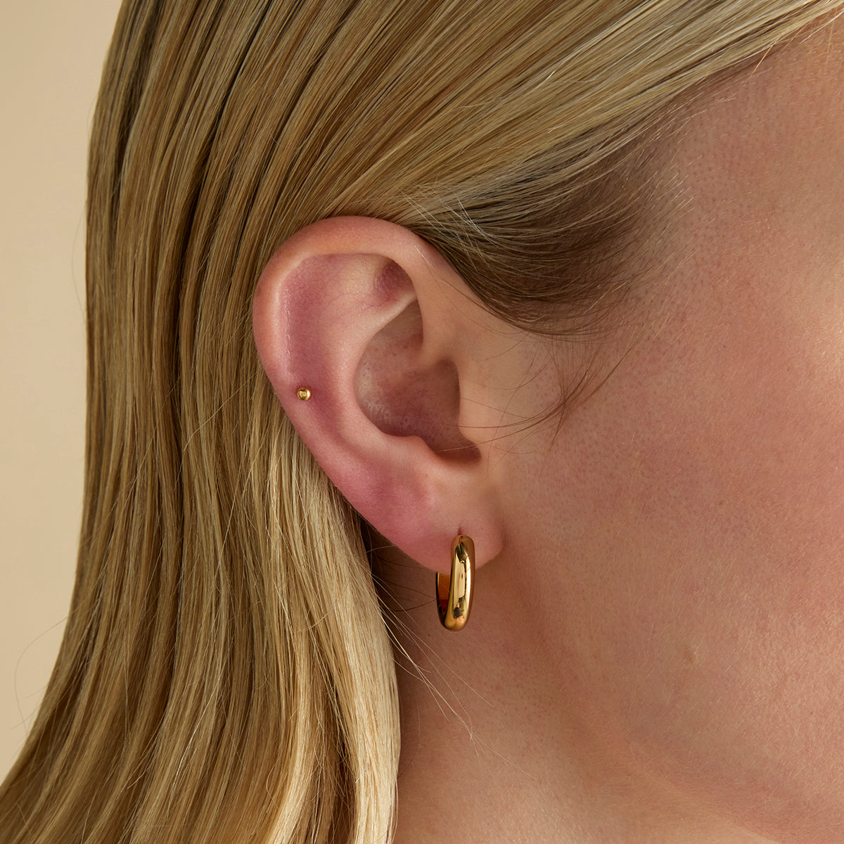 Conch Piercing Jewellery - Essential Ball Titanium Piercing Stud in Gold - Piercing Stud - Astrid &amp; Miyu