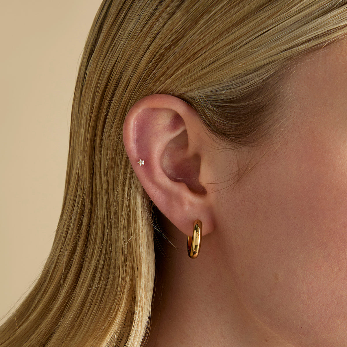 Conch Piercing Jewellery - Crystal Star Titanium Piercing Stud in Gold - Piercing Stud - Astrid &amp; Miyu