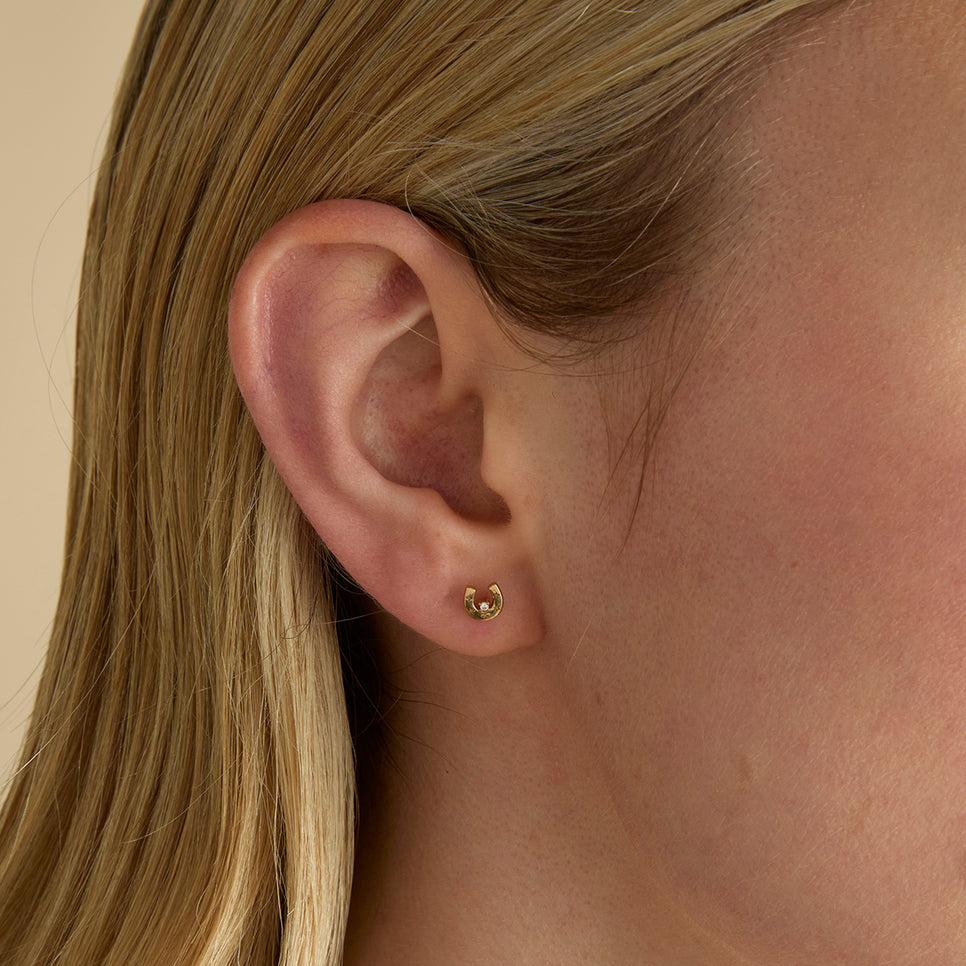 18k Gold Plated Jewellery - Horseshoe Stud Earrings in Gold - Stud Earrings - Astrid &amp; Miyu