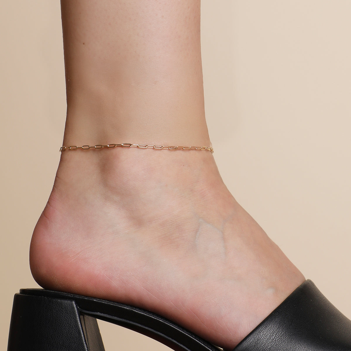 Piccadilly Chain Anklet in Solid Gold-Astrid &amp; Miyu