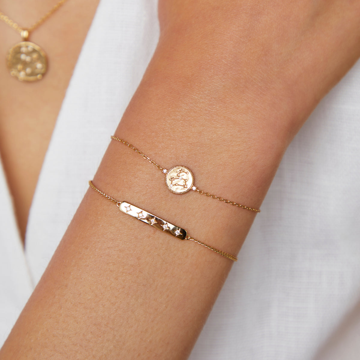18k Gold Plated Jewellery - Leo Zodiac Bracelet in Gold - Zodiac - Astrid &amp; Miyu