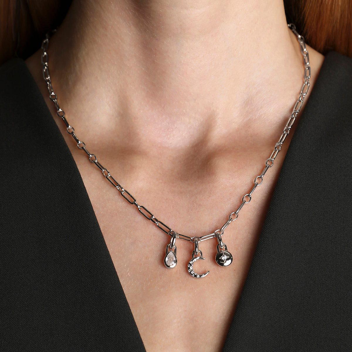 AM25-AD24-CHARM-CRY-S_3-Astrid &amp; Miyu