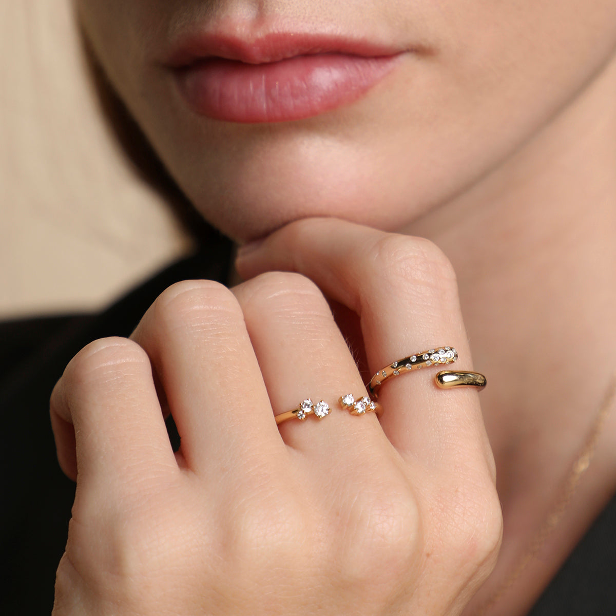 AM25-AD24-R-DOM-G_3-Astrid &amp; Miyu