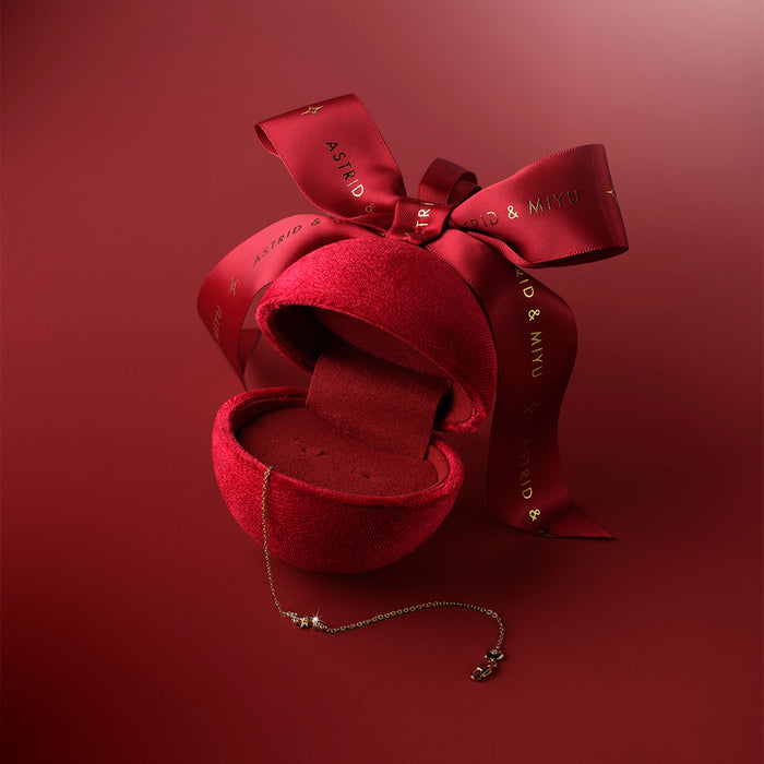 Star Bracelet Ornament Bauble in Gold-Astrid &amp; Miyu