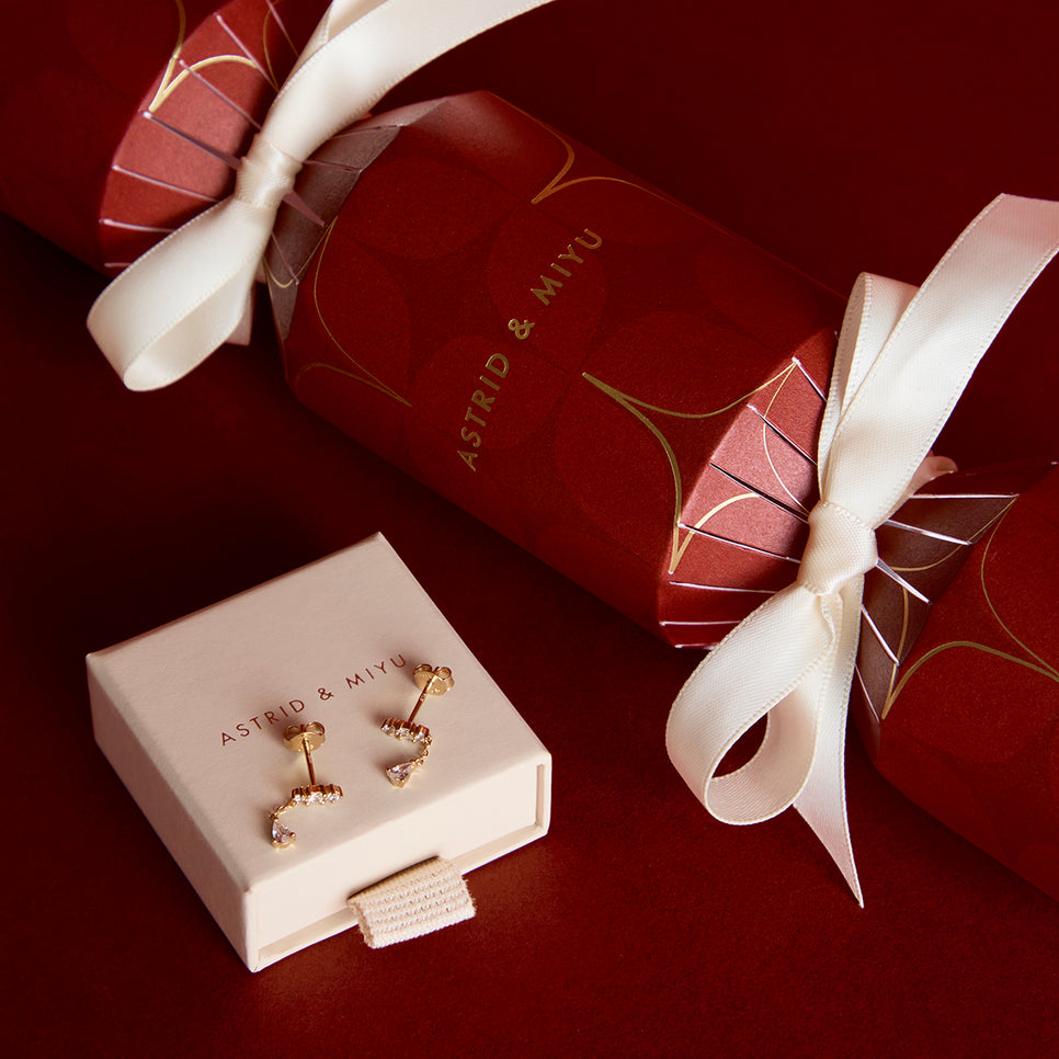 Magic Charm Studs Cracker in Gold-Astrid &amp; Miyu