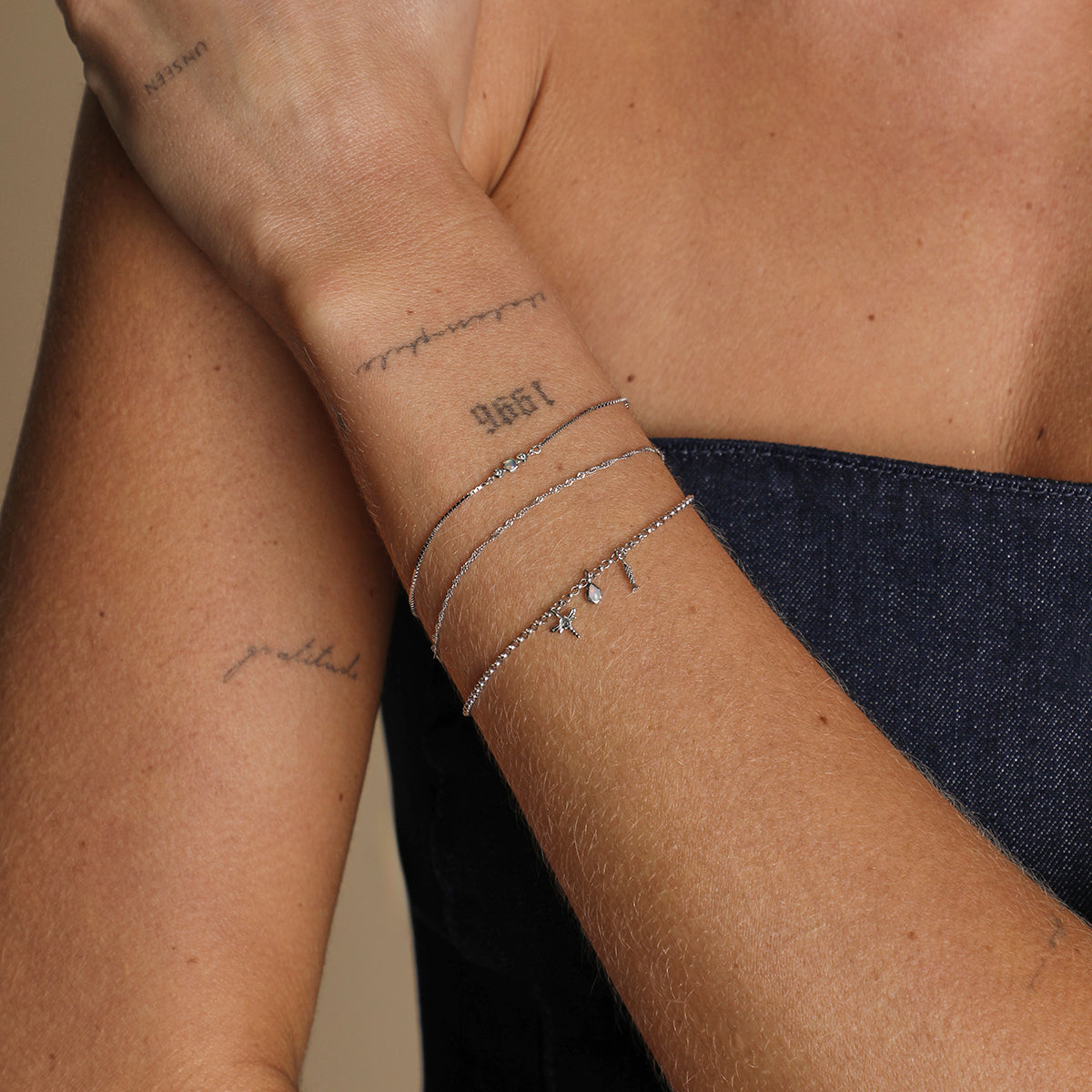 Dragonfly Charm 9k White Gold-Astrid &amp; Miyu