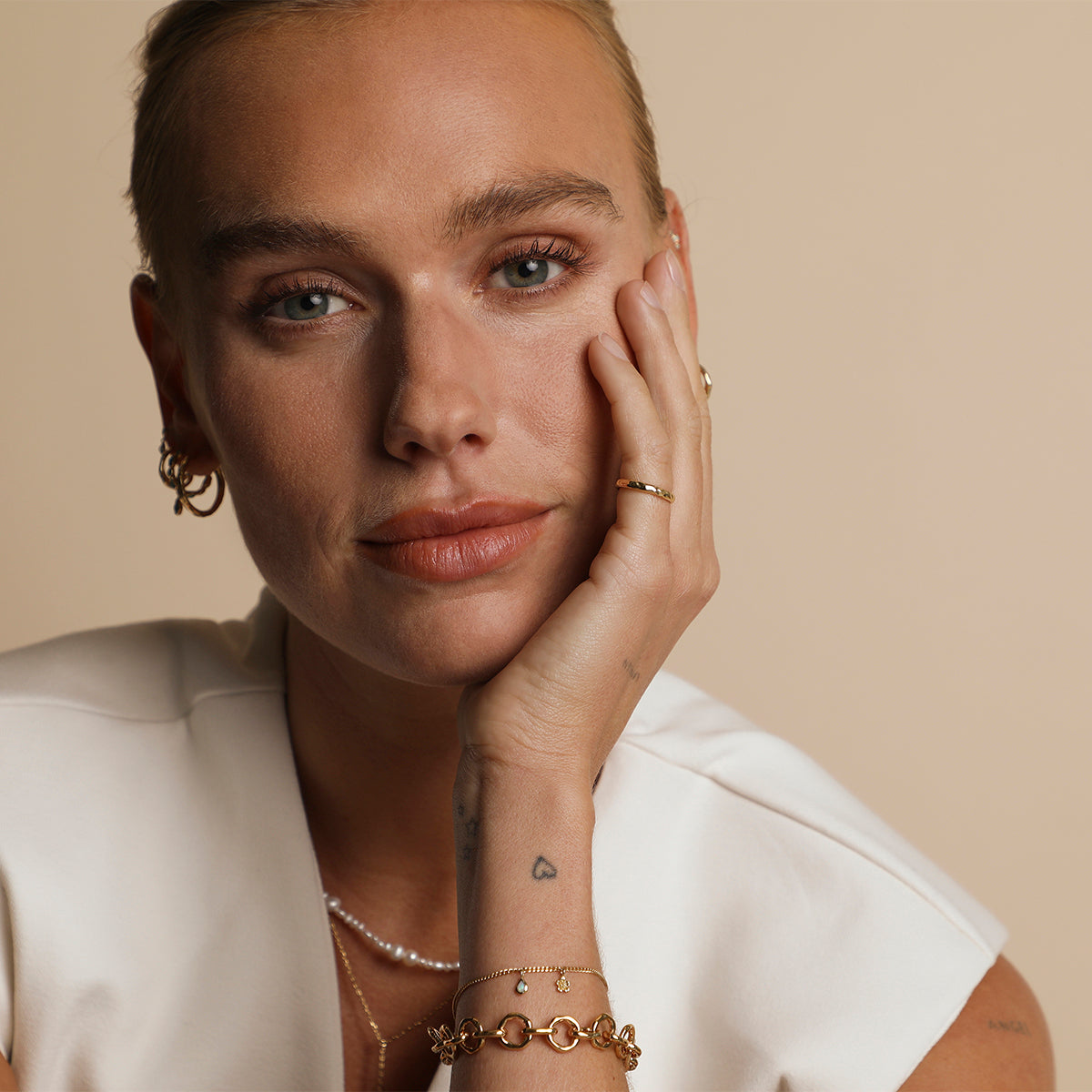 Flower Charm 9k Gold-Astrid &amp; Miyu