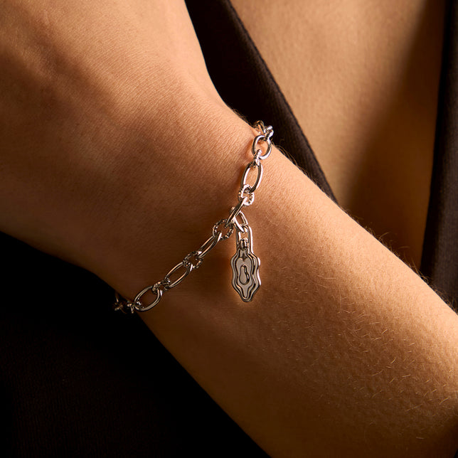 A&M x Hertility Vulva Charm in Silver-Astrid & Miyu