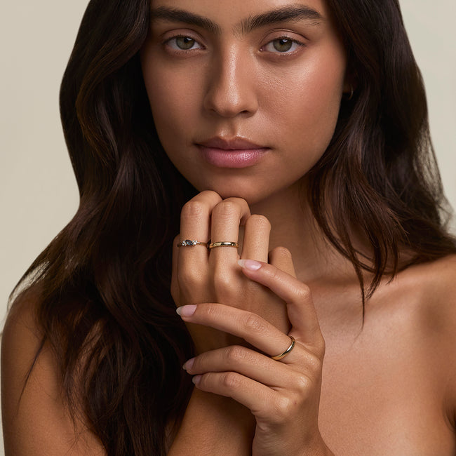 Alexandrite June Birthstone Milestone Ring in Solid Gold-Astrid &amp; Miyu