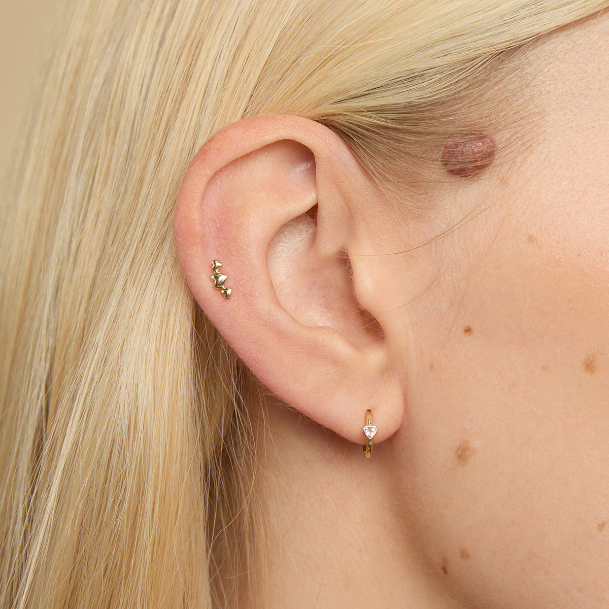 Flat Back Labret Studs - Heart Cluster Piercing Stud in Solid Gold - Piercing Studs - Astrid &amp; Miyu
