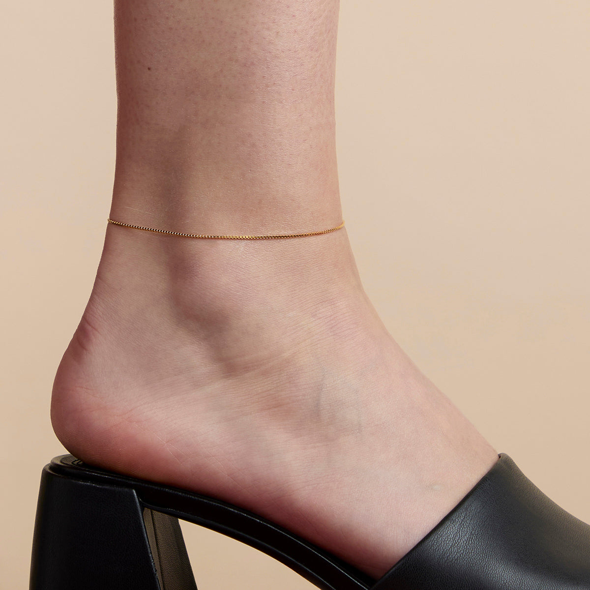 Essential Box Chain Anklet in Gold-Astrid &amp; Miyu