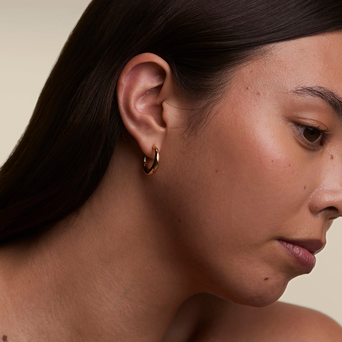 Dome Medium Hoops in Gold-Astrid &amp; Miyu