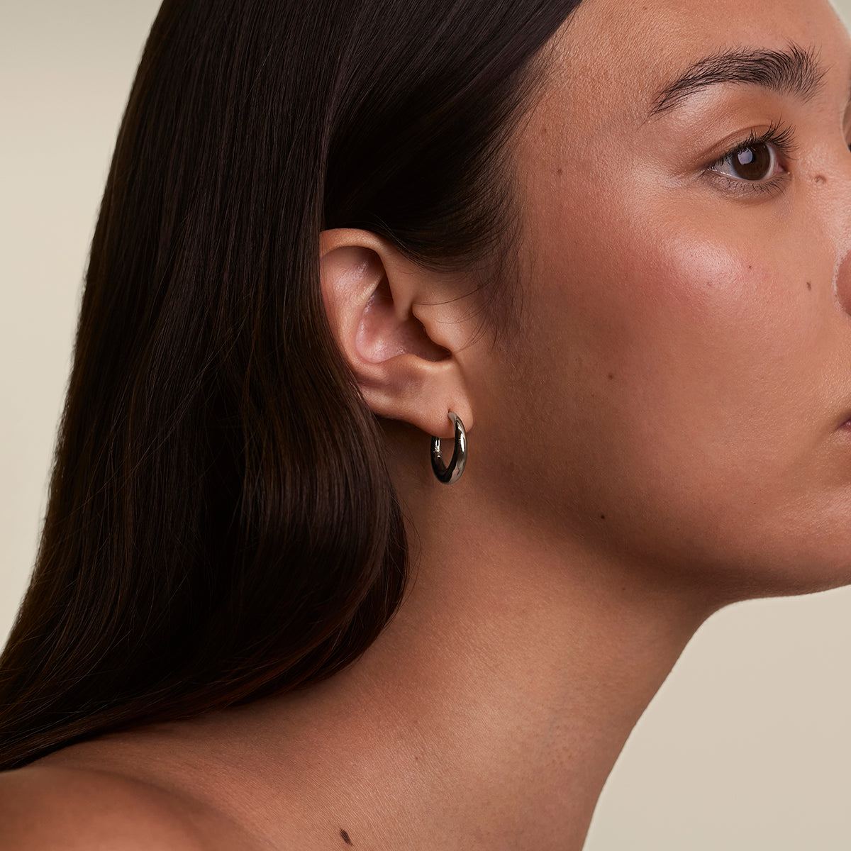 Dome Medium Hoops in Silver-Astrid &amp; Miyu