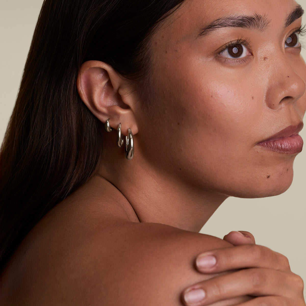 Dome Medium Hoops in Silver-Astrid &amp; Miyu