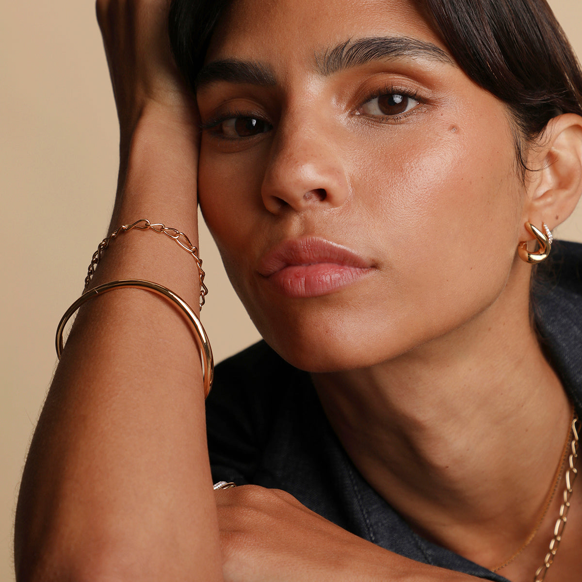 Wave Bangle in Gold-Astrid &amp; Miyu