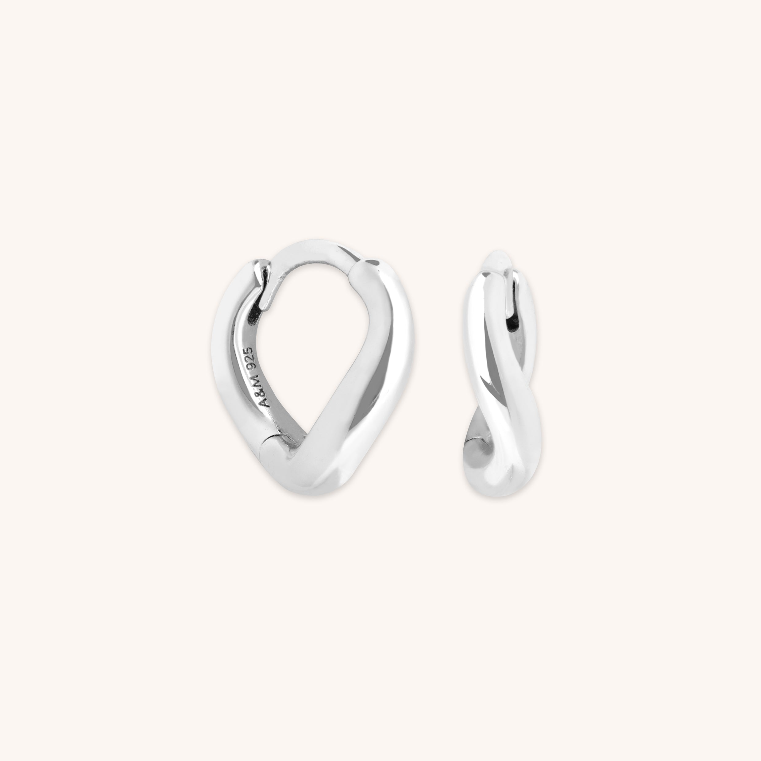 Wave Huggies in Silver-Astrid &amp; Miyu