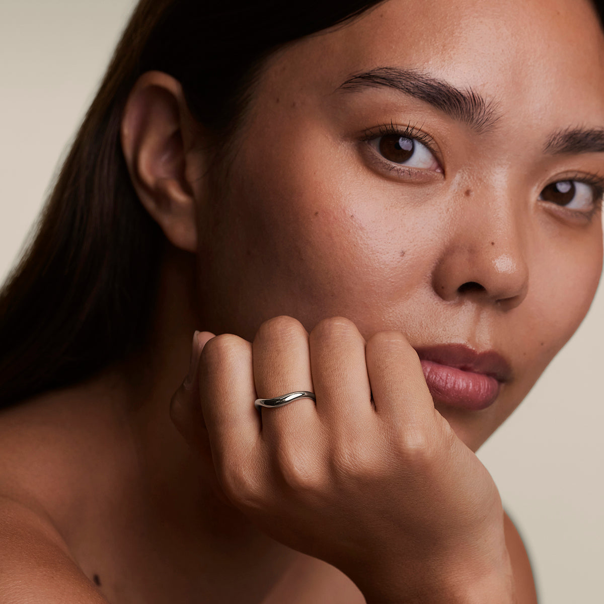 Wave Ring in Silver-Astrid &amp; Miyu