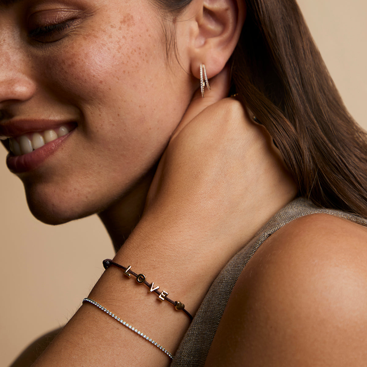 L Initial Click Charm in Solid Gold-Astrid &amp; Miyu