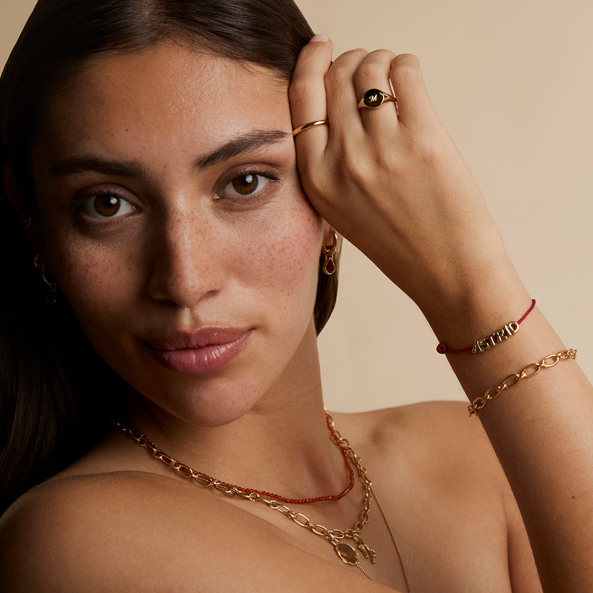 T Initial Click Charm in Solid Gold-Astrid &amp; Miyu