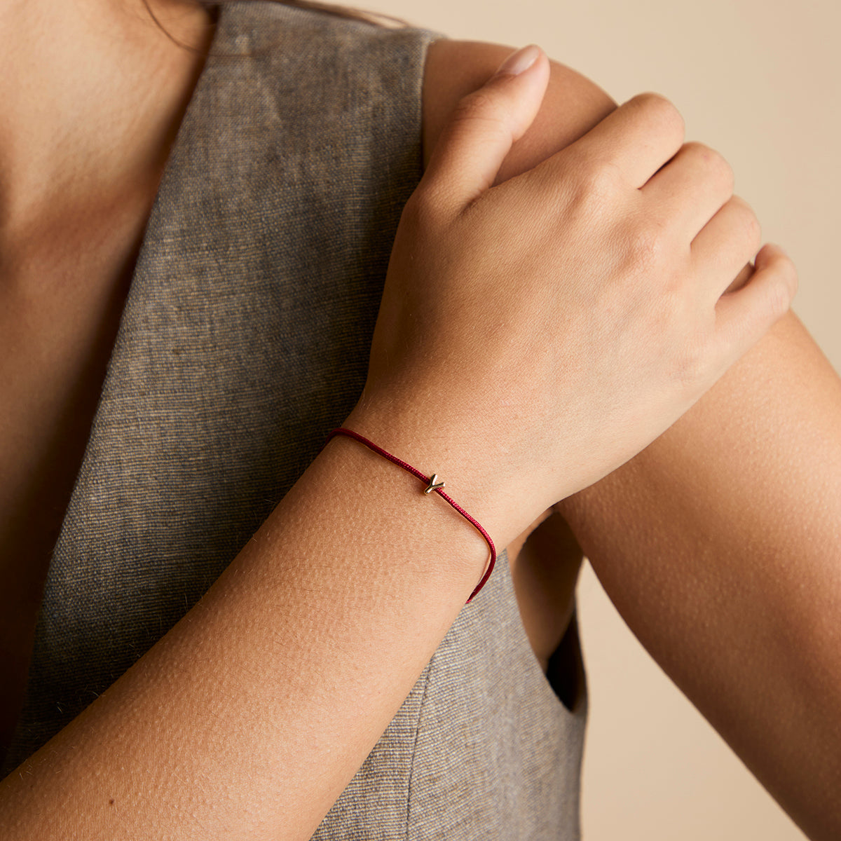 Y Initial Click Charm in Solid Gold-Astrid &amp; Miyu