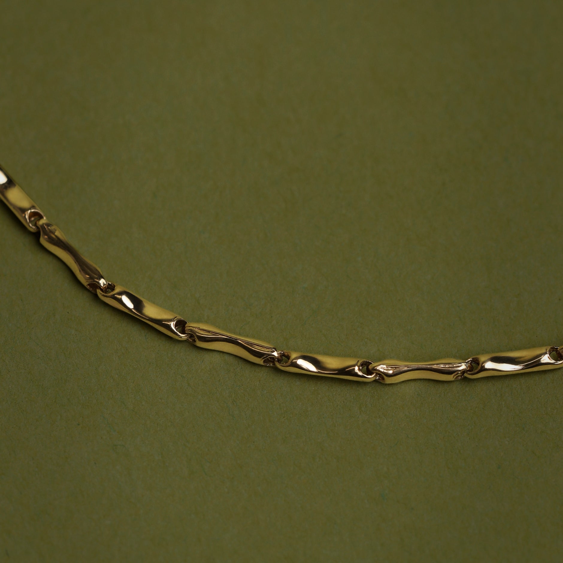 Molten Bar Chain Necklace in Solid Gold-Astrid &amp; Miyu