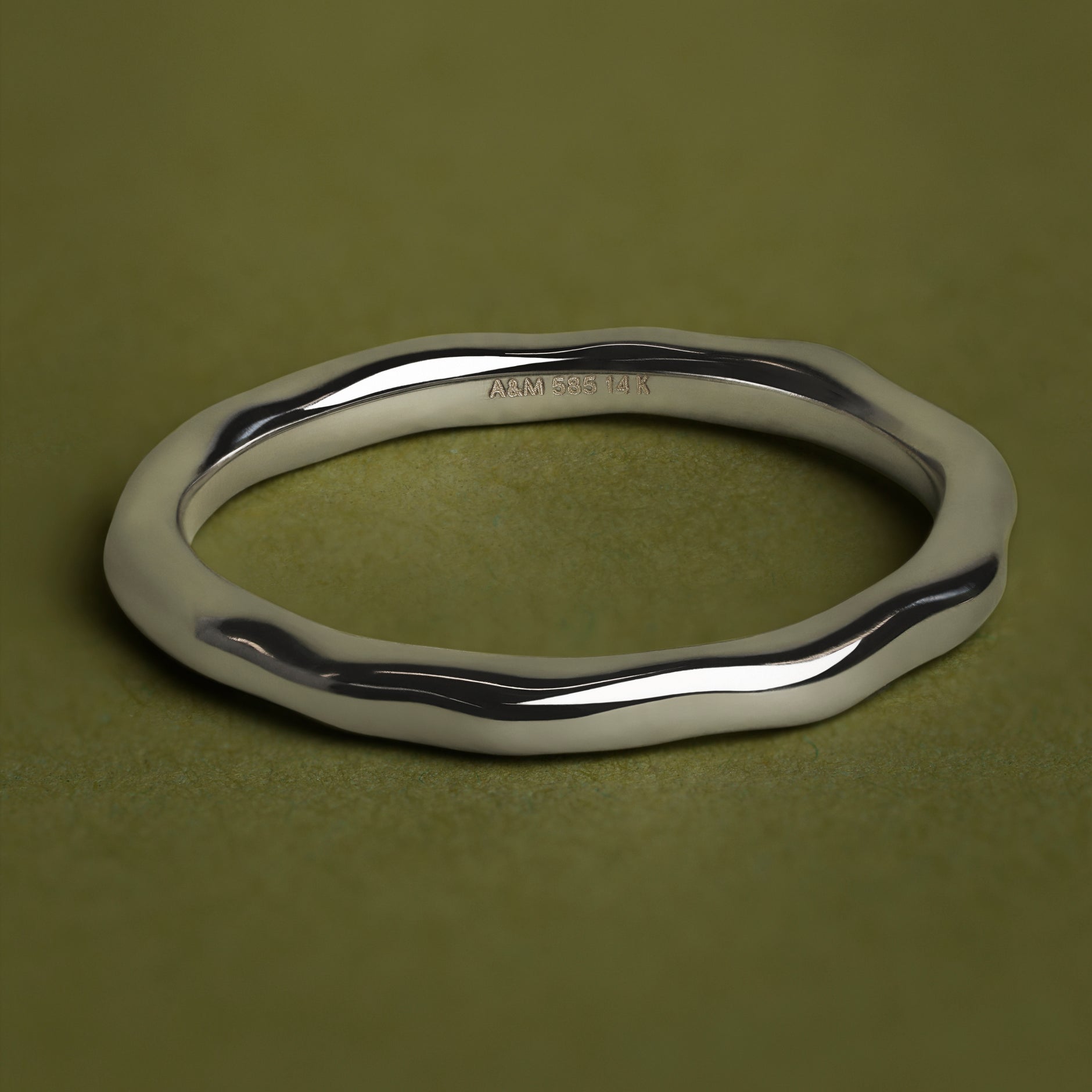 Molten Band Ring in Solid White Gold-Astrid &amp; Miyu