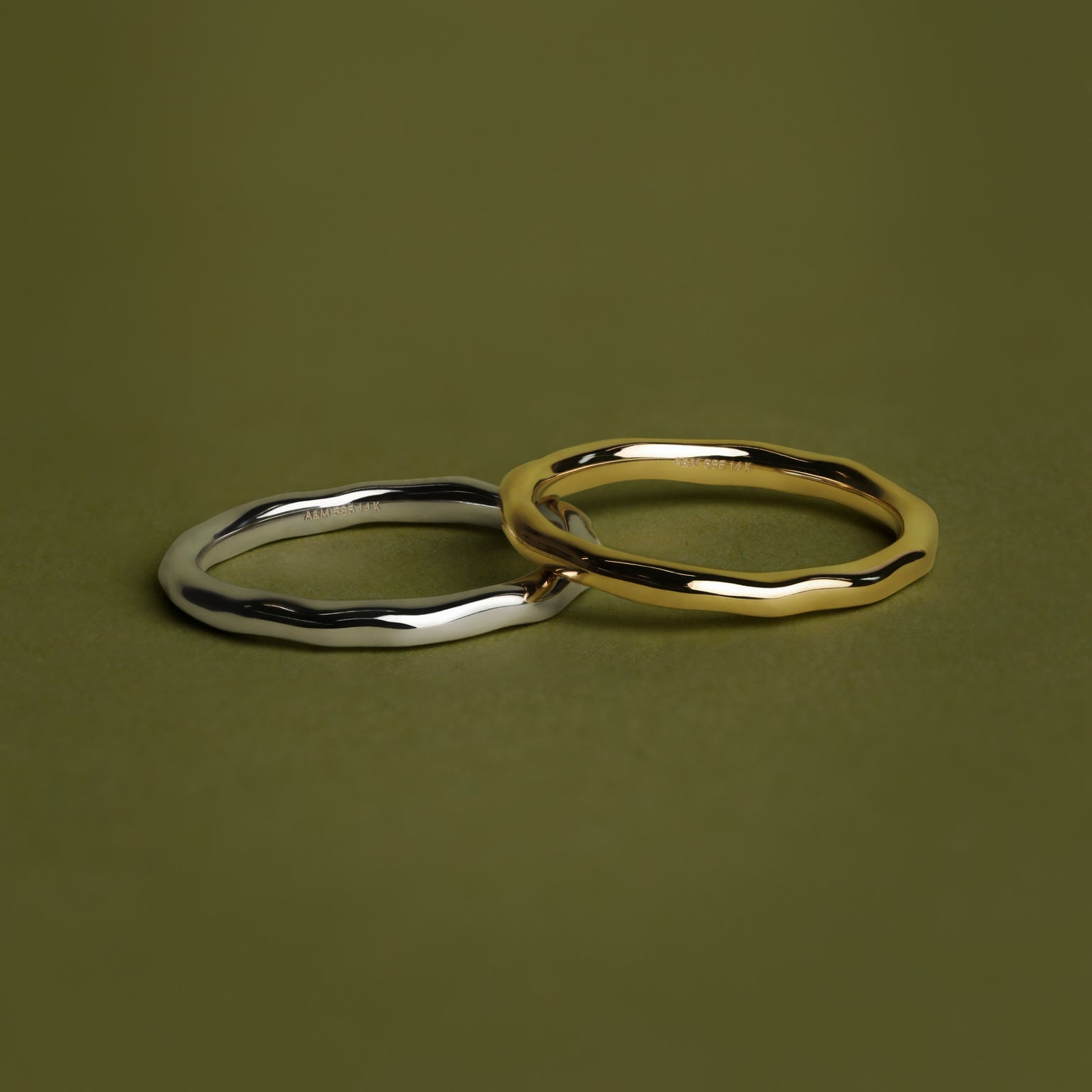 Molten Band Ring in Solid White Gold-Astrid &amp; Miyu