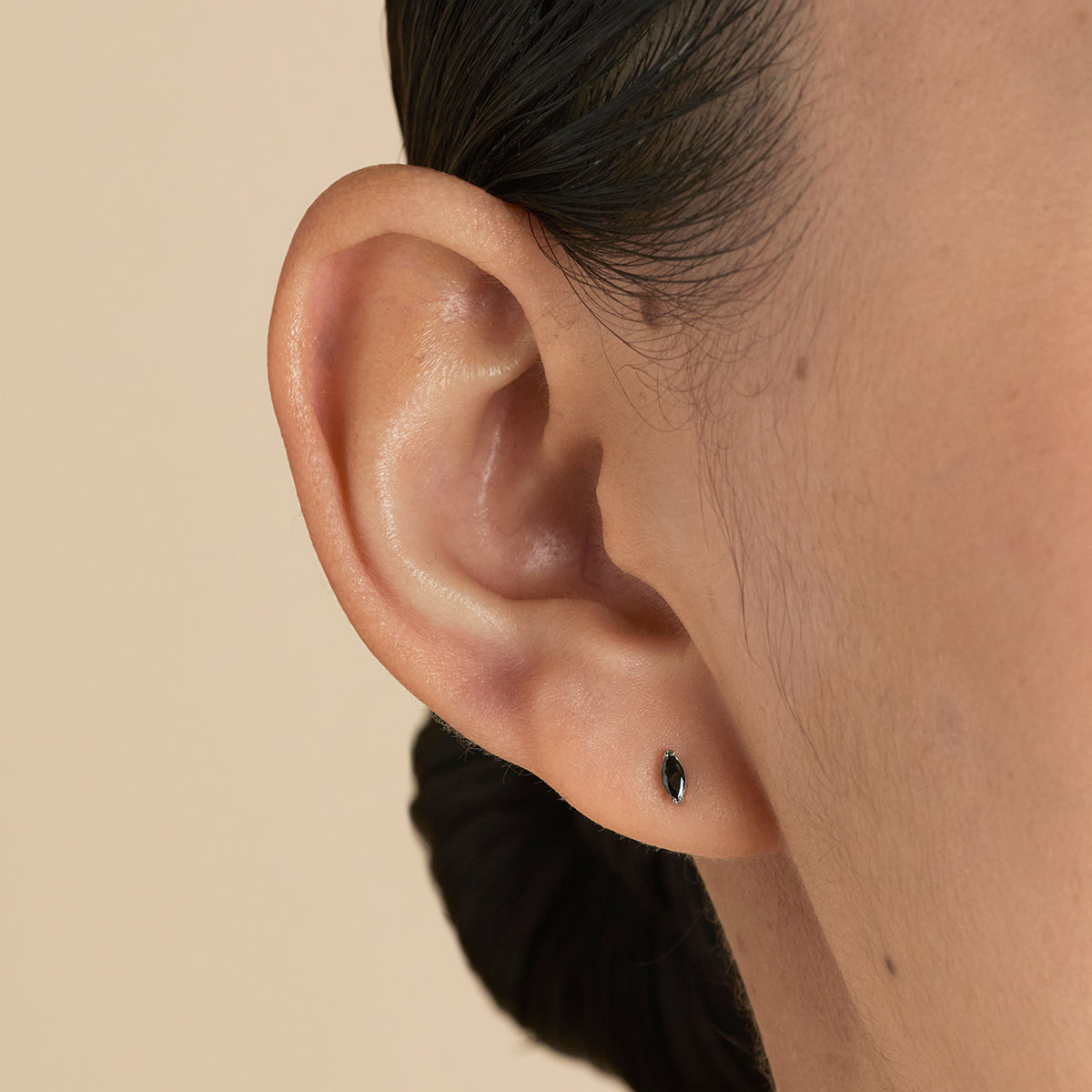 Black Crystal Marquise Titanium Piercing Stud in Platinum-Astrid &amp; Miyu