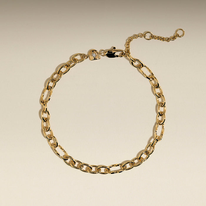 Twist Link Chain Bracelet in Gold-Astrid &amp; Miyu