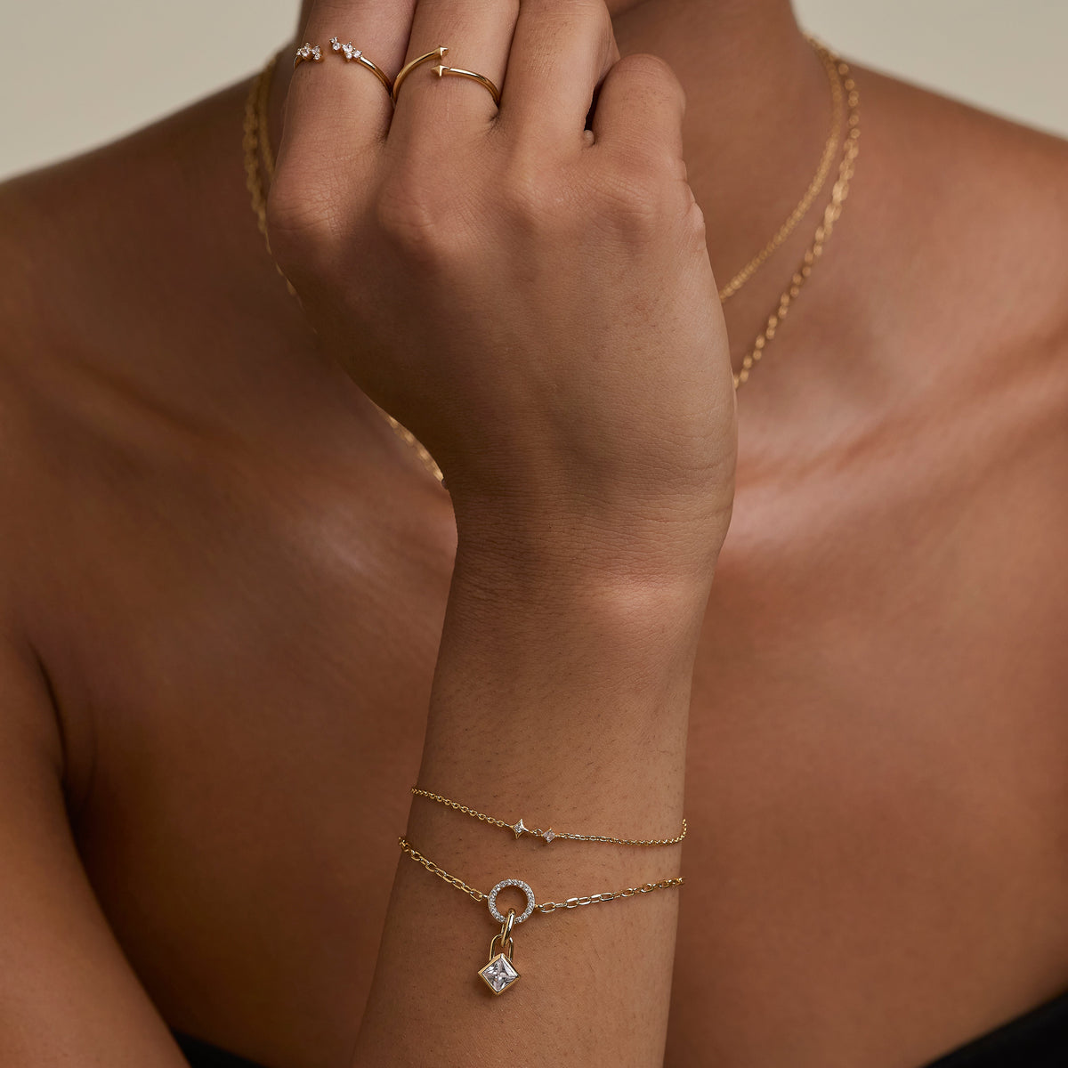 Cosmic Star Crystal Pendant Bracelet in Gold-Astrid &amp; Miyu