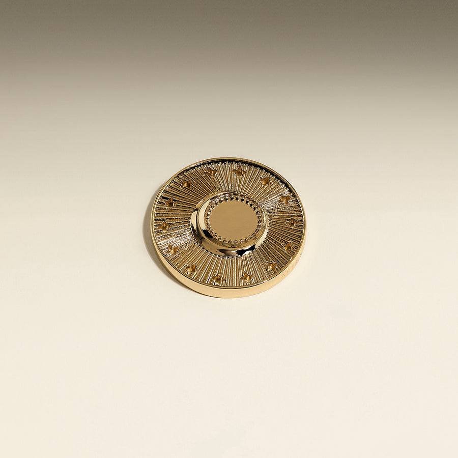 AM26-ADV-GFT-COIN-S_1-Astrid &amp; Miyu