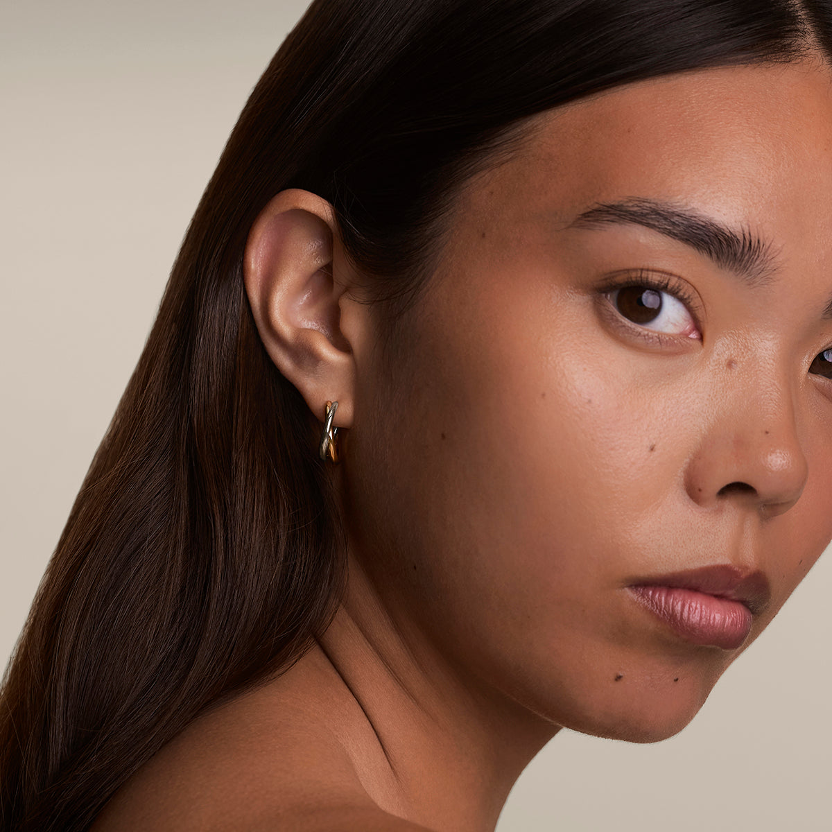 Crossover Illusion Hoops in Mixed Metal-Astrid &amp; Miyu