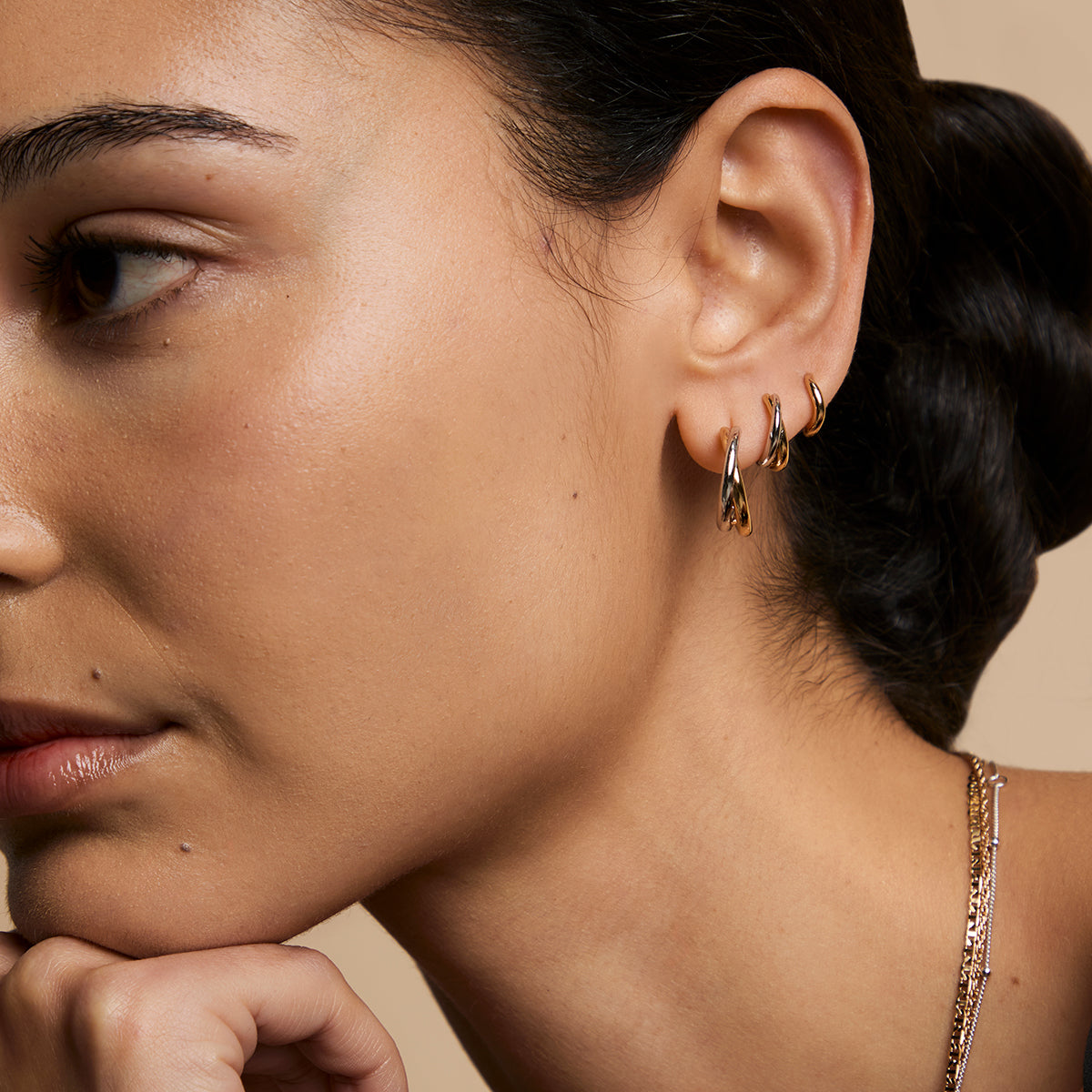 Crossover Illusion Hoops in Mixed Metal-Astrid &amp; Miyu