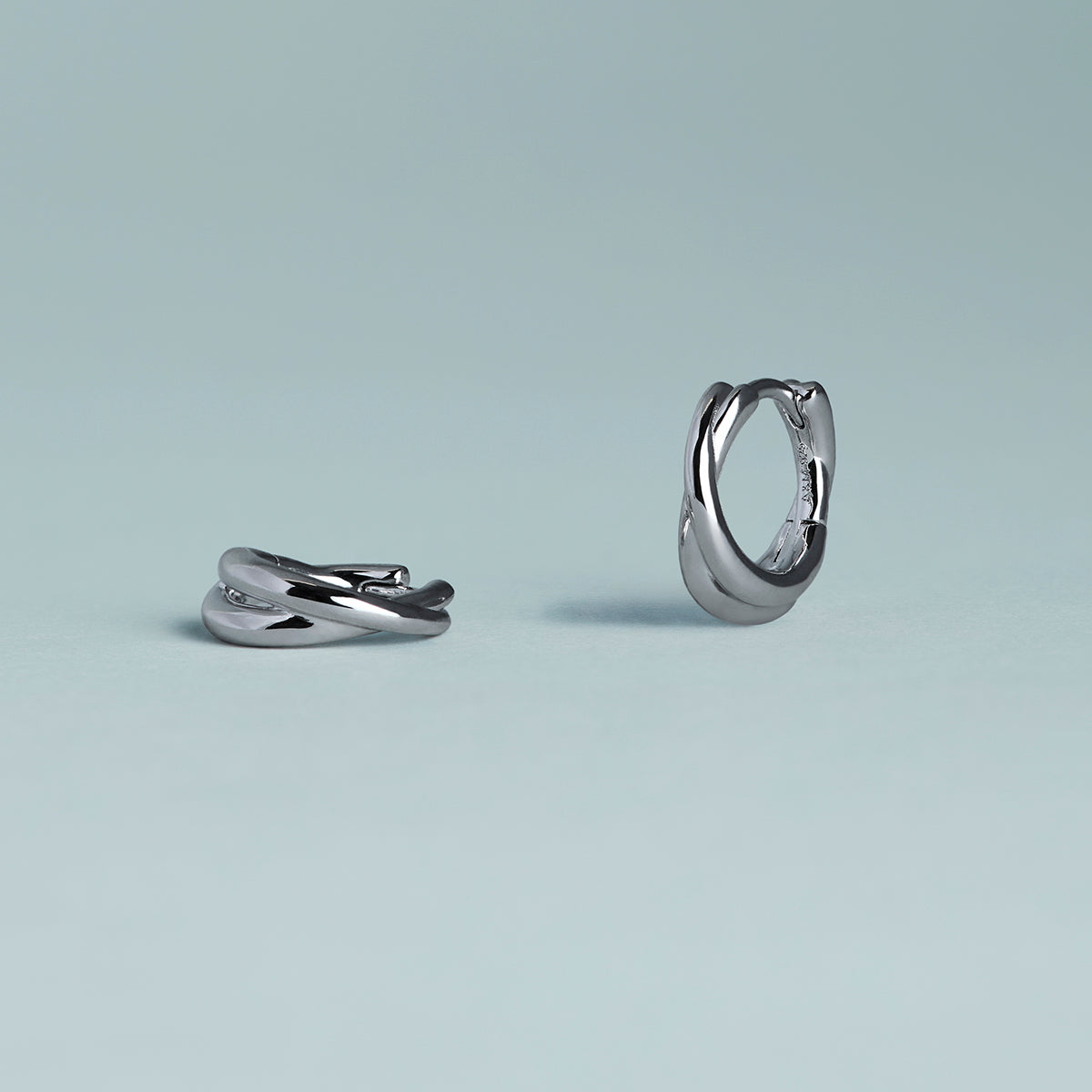 Crossover Illusion Huggies in Silver-Astrid &amp; Miyu