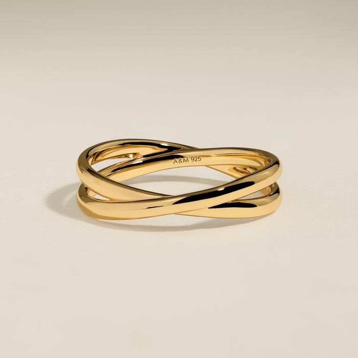 Crossover Illusion Band Ring in Gold-Astrid &amp; Miyu