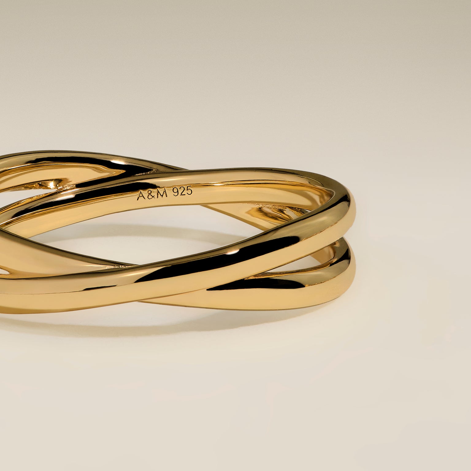 Crossover Illusion Band Ring in Gold-Astrid &amp; Miyu
