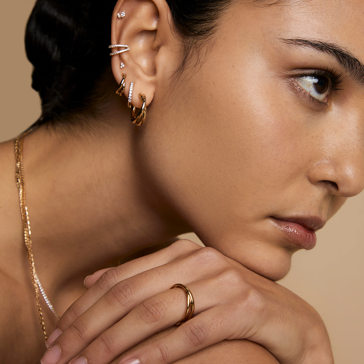 Crossover Illusion Band Ring in Gold-Astrid &amp; Miyu