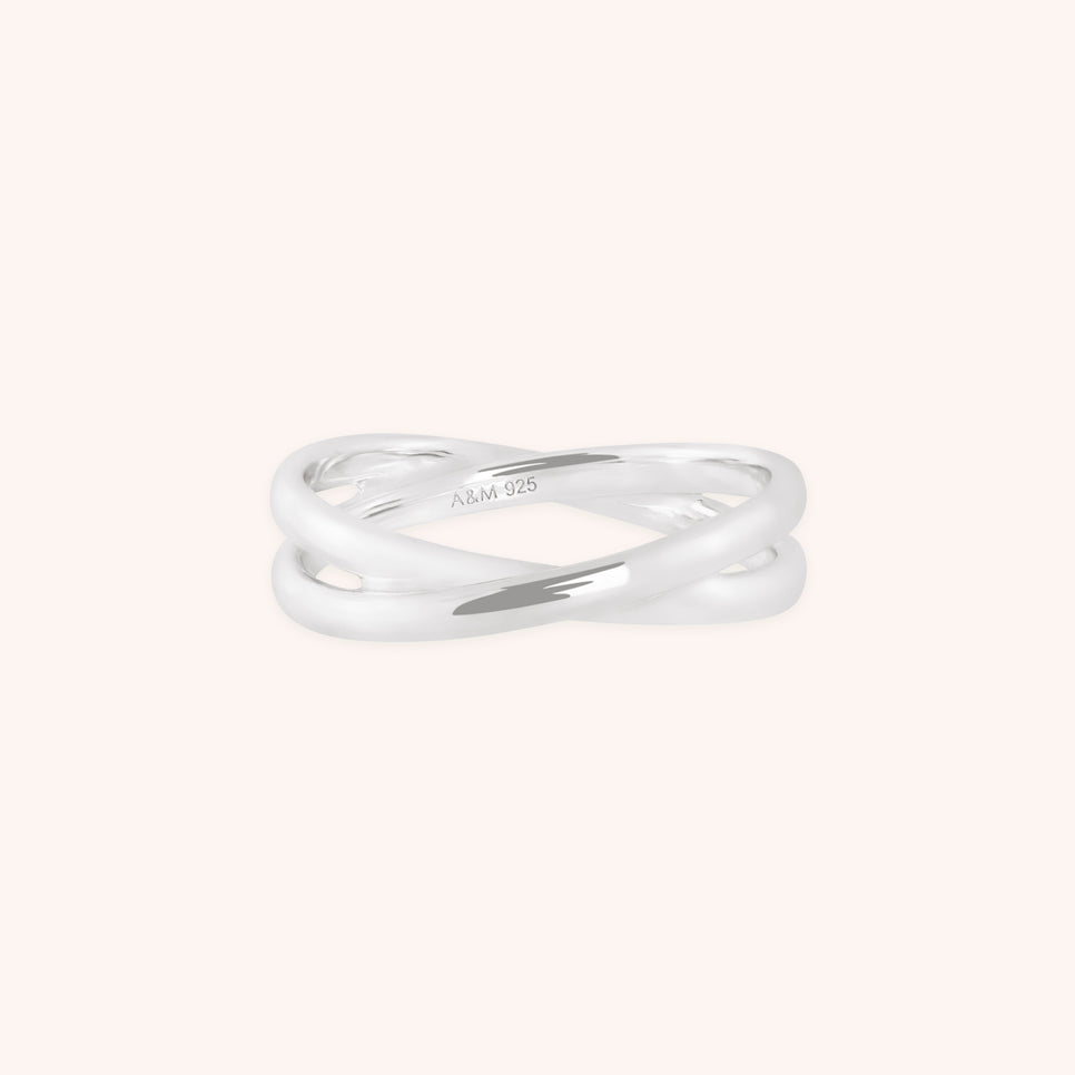 Crossover Illusion Band Ring in Silver-Astrid &amp; Miyu