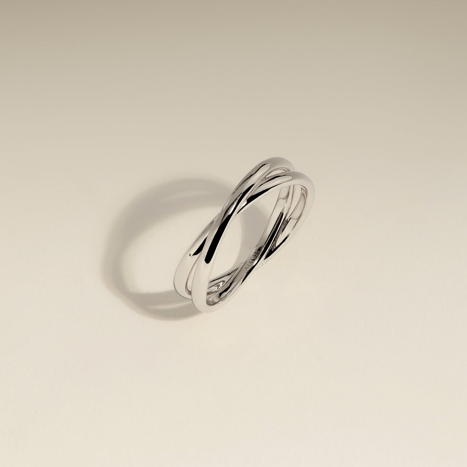 Crossover Illusion Band Ring in Silver-Astrid &amp; Miyu