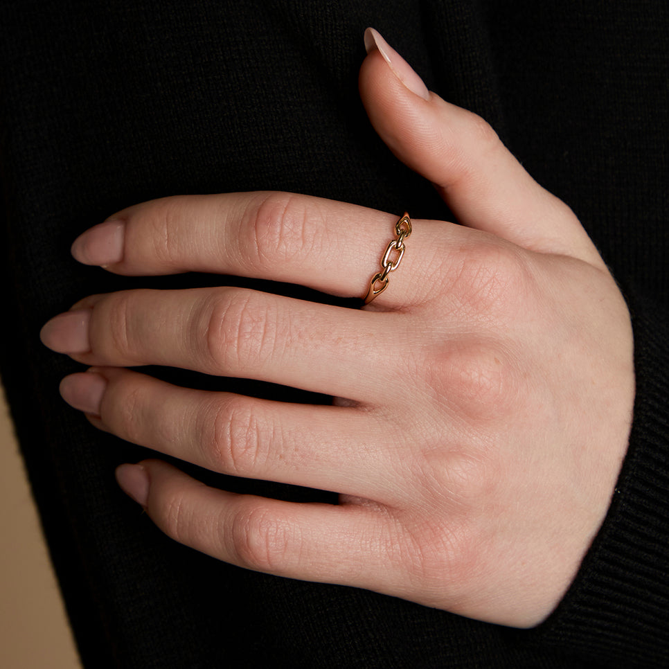 Hardware Link Ring in Gold-Astrid &amp; Miyu