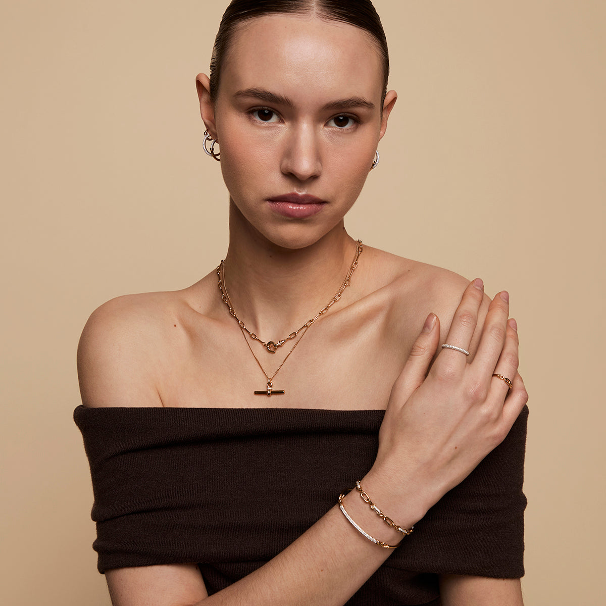 Pavé Knot Bangle in Gold-Astrid &amp; Miyu