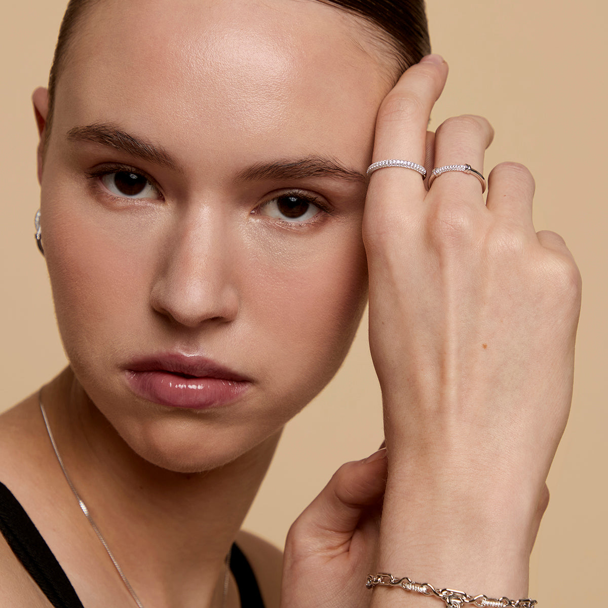 Pavé Essential Band Ring in Silver-Astrid &amp; Miyu