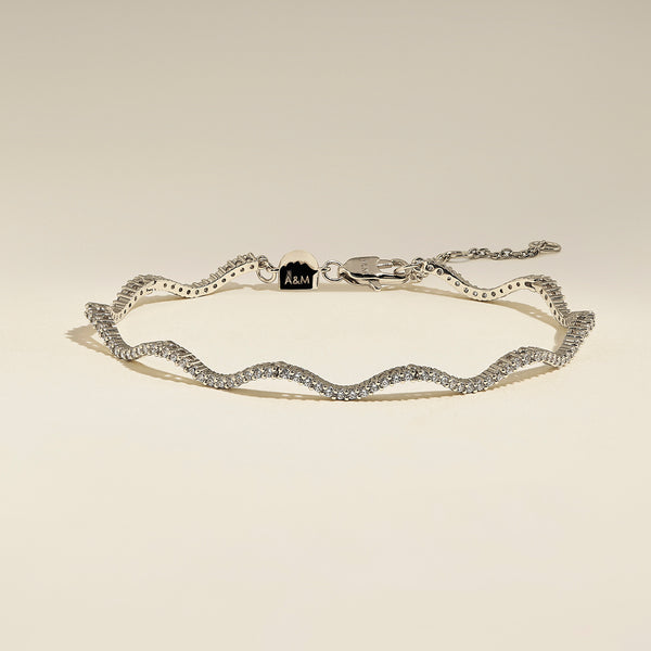 Scalloped Tennis Chain Bracelet in Silver-Astrid &amp; Miyu