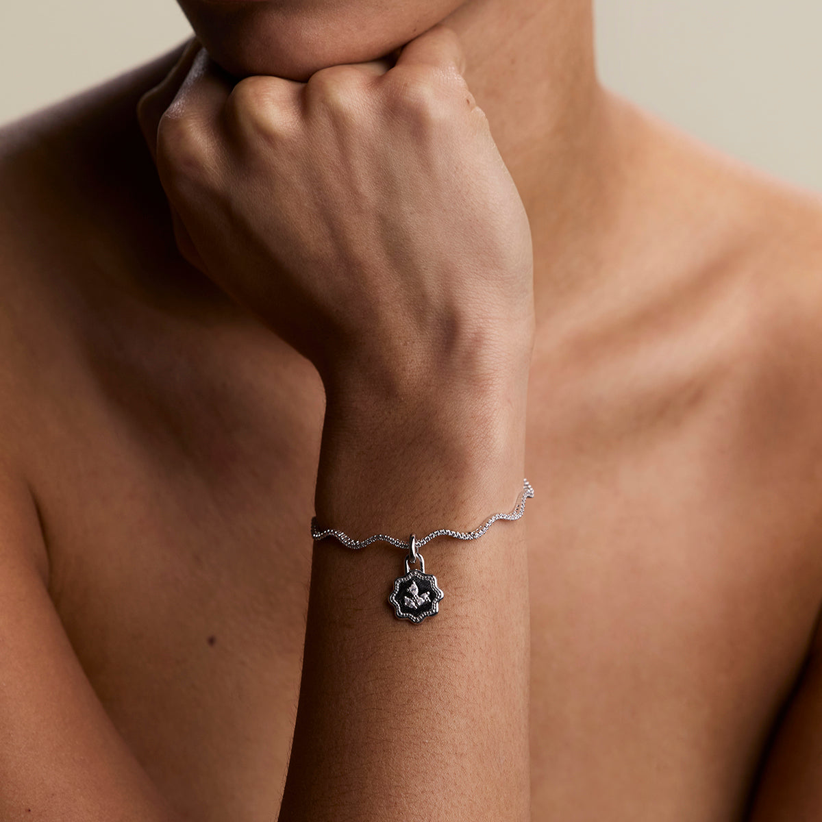 Scalloped Coin Clip Charm in Silver-Astrid &amp; Miyu