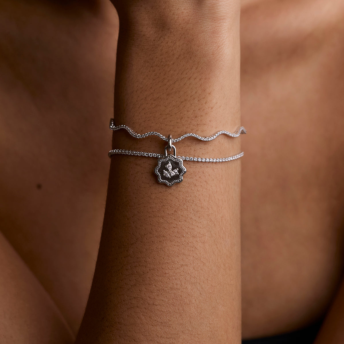 Scalloped Coin Clip Charm in Silver-Astrid &amp; Miyu