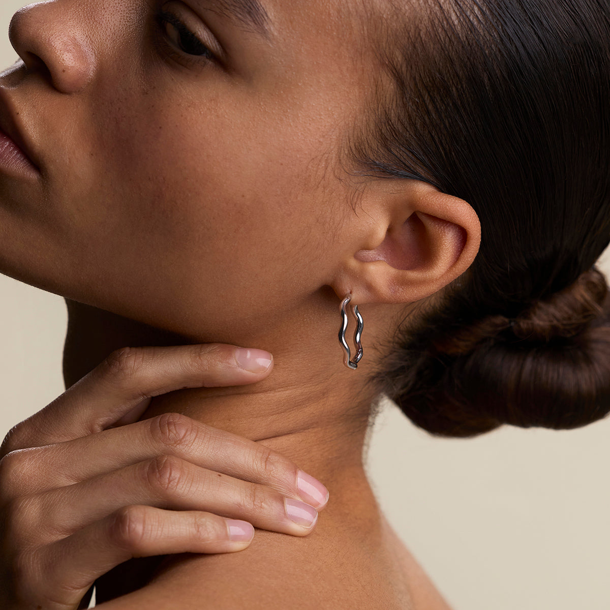 Scalloped Large Hoops in Silver-Astrid &amp; Miyu